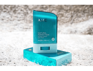 Стойкий солнцезащитный стик AHC Natural Perfection Double Shield Sun Stick SPF50+ PA++++-