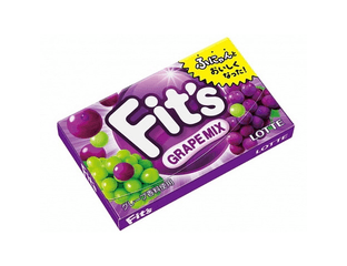 Жевательная резинка виноградная Lotte Fit’s Grape Mix (12 пластинок)