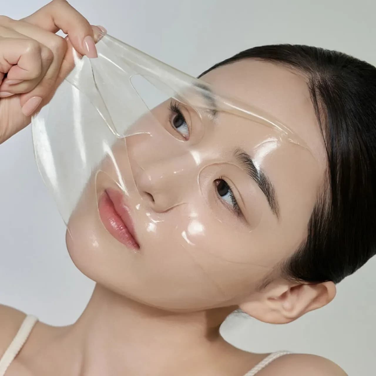 Осветляющая гидрогелевая маска с ниацинамидом Biodance Radiant Vita Niacinamide Real Deep Mask — миниатюра 2