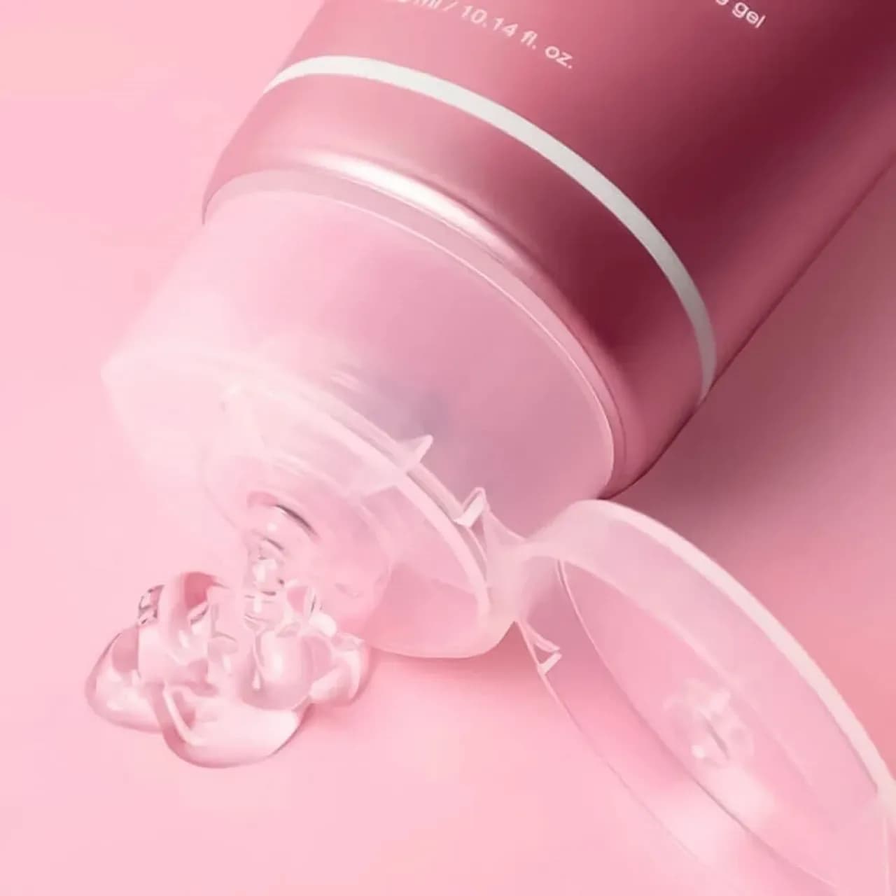 Глубоко очищающая пенка-скраб для сужения пор с красной глиной Medicube Red Cleanser Pore Pore Scrub Foam — миниатюра 4