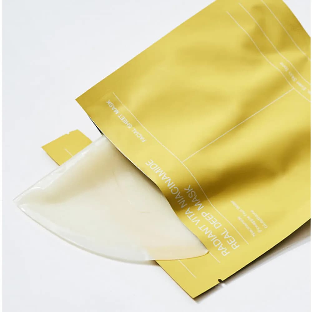 Осветляющая гидрогелевая маска с ниацинамидом Biodance Radiant Vita Niacinamide Real Deep Mask